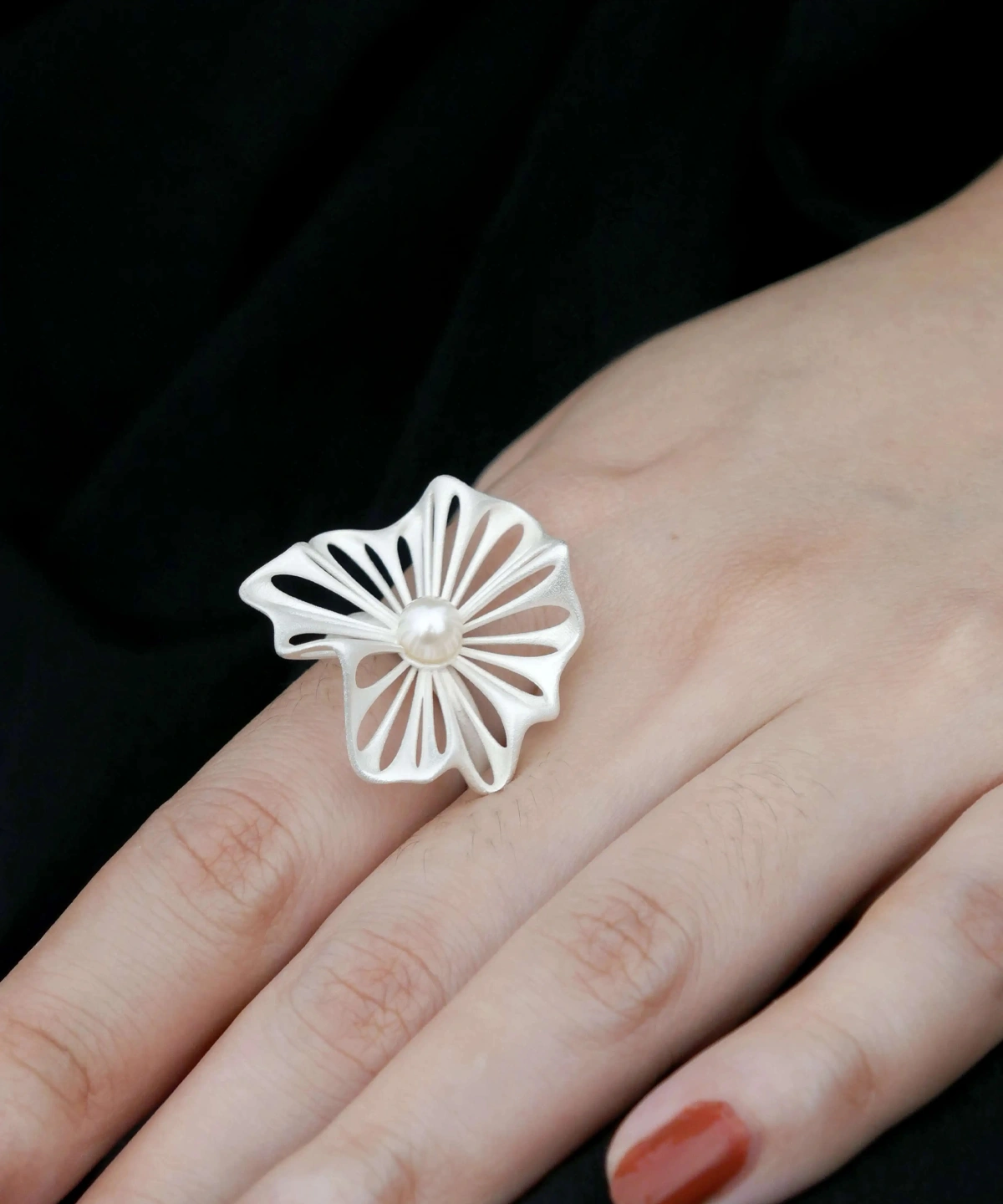 Leaf Undercurrent 925 Silver Statement Ring with Pearl 04