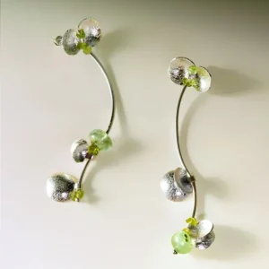 Handmade S925 sterling silver peridot earrings featuring natural prehnite and a textured silver wave design, inspired by summer elegance and crafted by Lazesoul. Perfect natural jewelry for everyday sophistication.