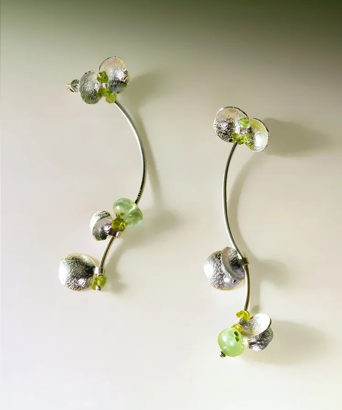 Handmade S925 sterling silver peridot earrings featuring natural prehnite and a textured silver wave design, inspired by summer elegance and crafted by Lazesoul. Perfect natural jewelry for everyday sophistication.
