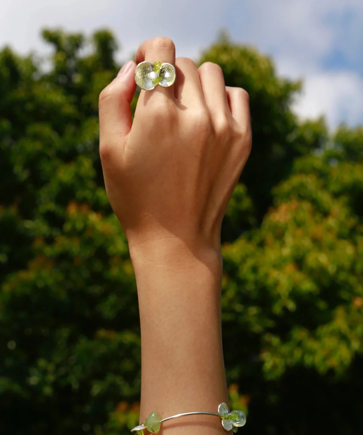 Prelude Summer Natural Peridot Ring in Sterling Silver 02