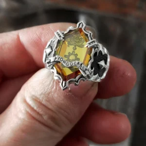 S925 Sterling Silver Guardian Ring featuring a vivid yellow gemstone and "Vongola" inscription. Inspired by Katekyo Hitman Reborn, this handcrafted anime ring reflects high-quality artistry and a tribute to the Guardian Ring of the Sun.