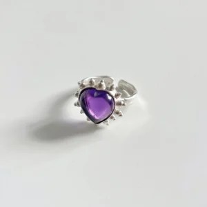 February Birthstone Ring-Natural Amethyst Ring in Sterling Silver 09 Silver ring with heart-shaped natural amethyst gemstone surrounded by beaded detailing, showcasing the February Birthstone Ring in sterling silver on a white background.