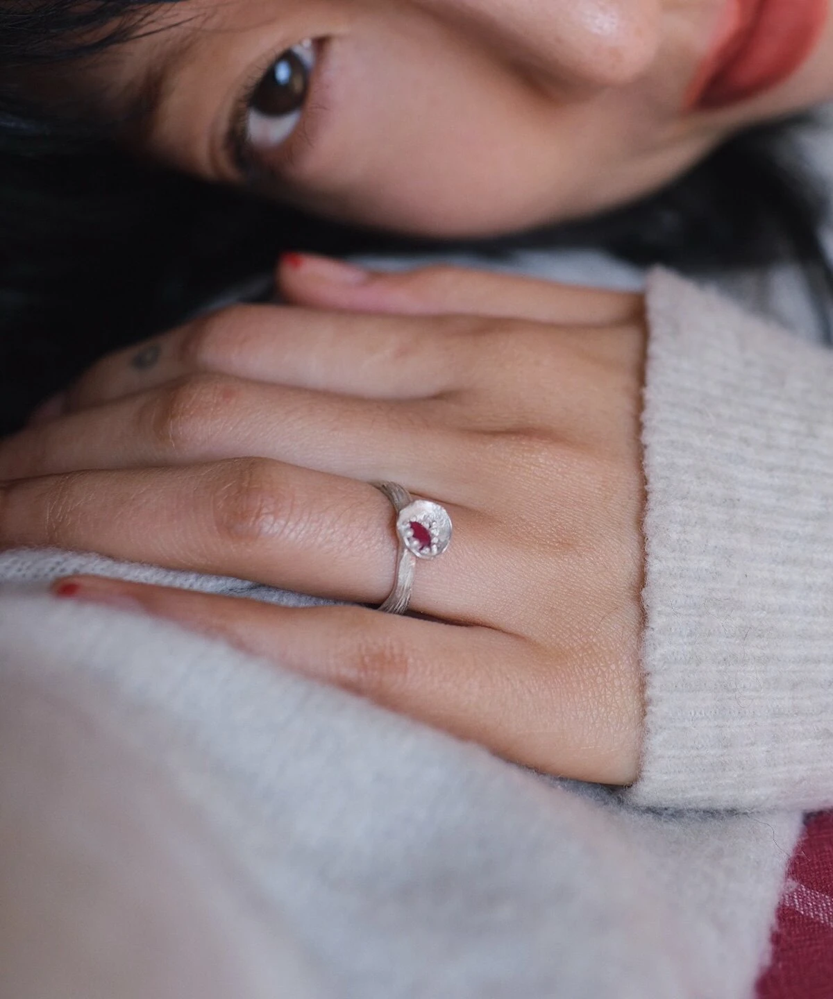 Poppy-Inspired Ruby Ring in S925 Sterling Silver 04 Poppy-Inspired Ruby Ring in S925 Sterling Silver 04