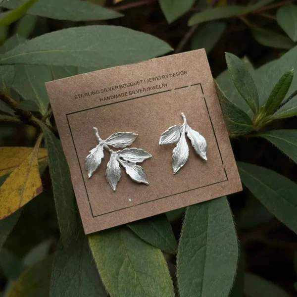Trumpet Creeper Leaf Stud Earrings in S925 Sterling Silver