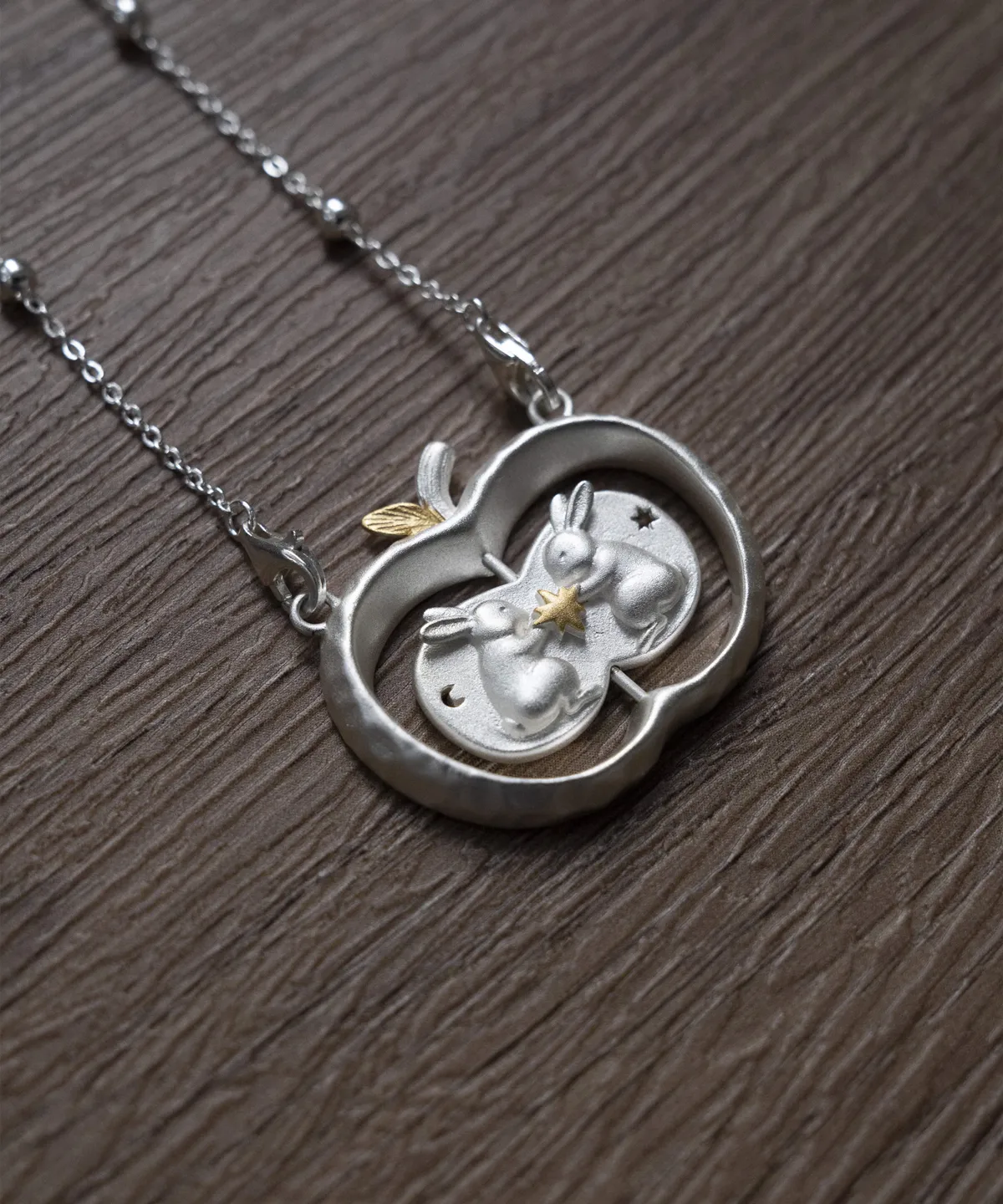 Rabbits Apple Necklace | Rotating Pendant | Lazesoul | Silver