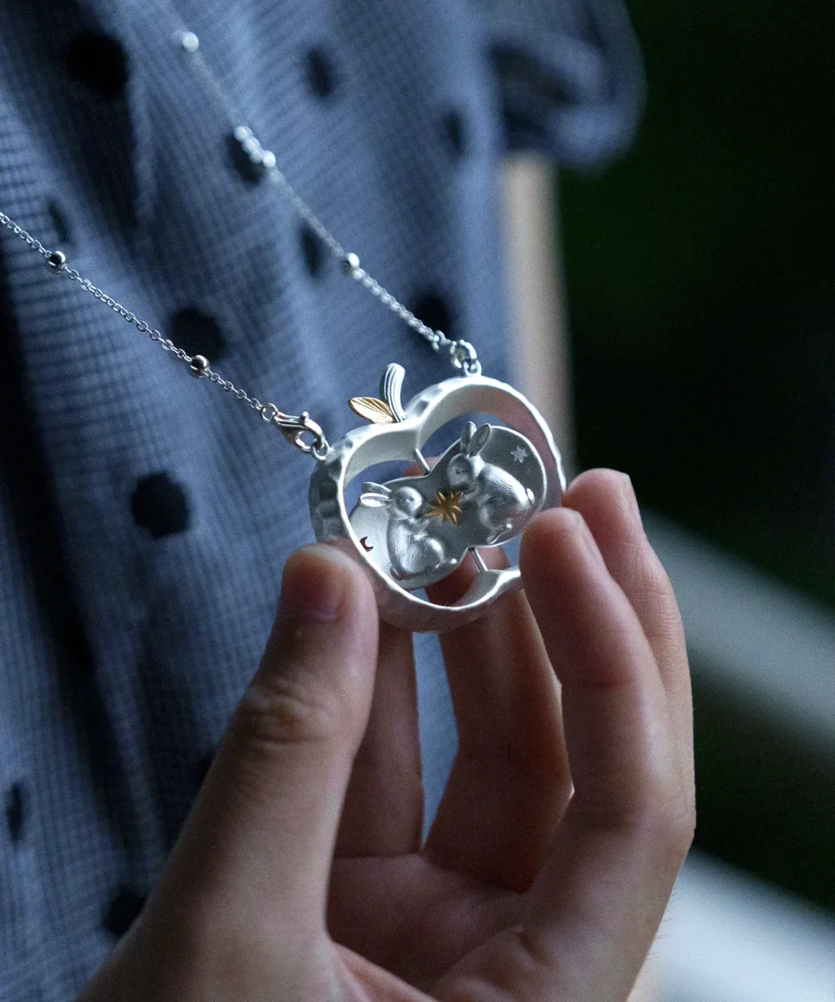 Rabbits Apple Necklace Rotating Pendant 06