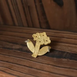 Gold flower stud earring with four small blooms on one stem (Style 2)