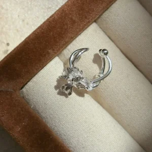 Silver iris flower ear cuff in S925, cast iris bloom on a curved open band