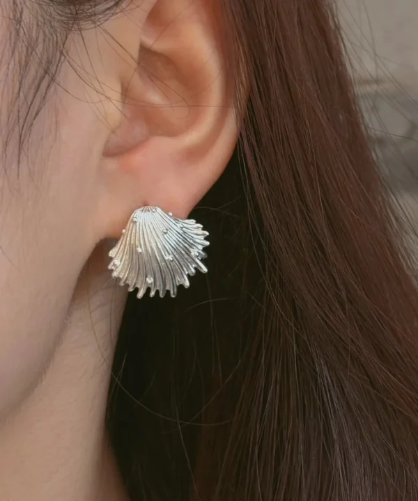 New In 1 Fringed fan silver shell earrings worn on the ear, comb-tipped edge in 990 pure silver